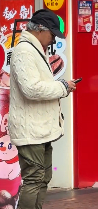 郭晶晶全家游南沙，8岁霍中妍戴眼镜像朱玲玲，5岁霍中怡像妈妈(图8)