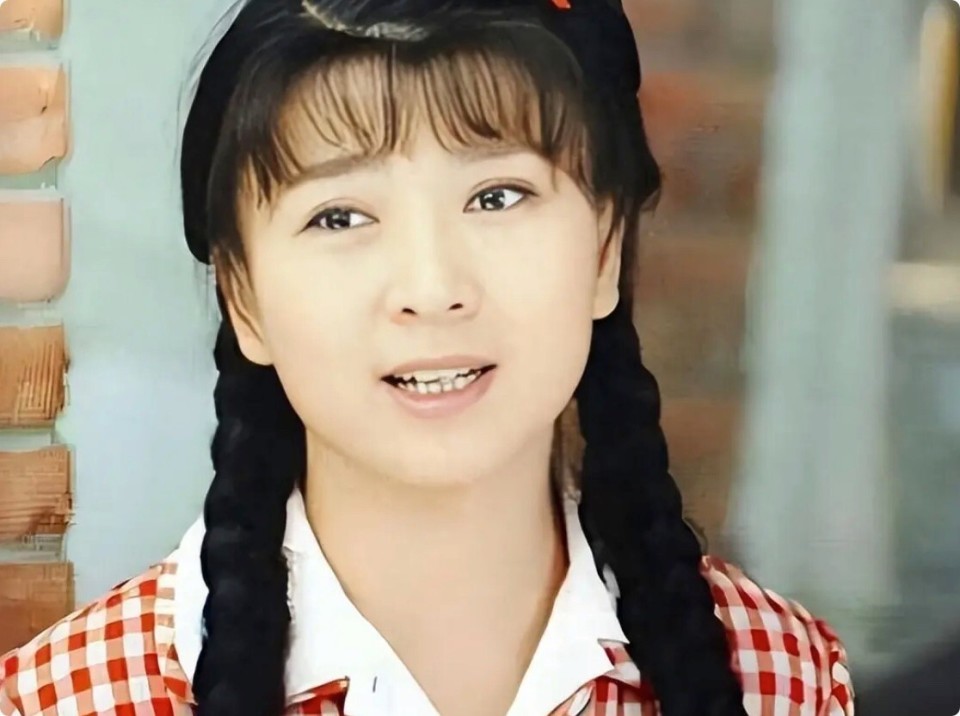 “一年没80万在北京没法过?”闫学晶一句话,刺痛了多少普通人?(图19) “一年没80万在北京没法过?”闫学晶一句话,刺痛了多少普通人?(图19)