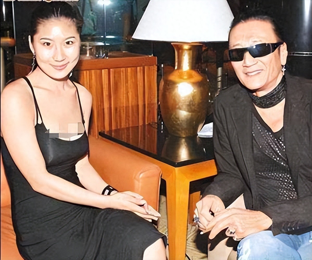 和谢贤分手7年，coco自曝私密事，身材发福走样，腰宽脸胖认不出(图1)