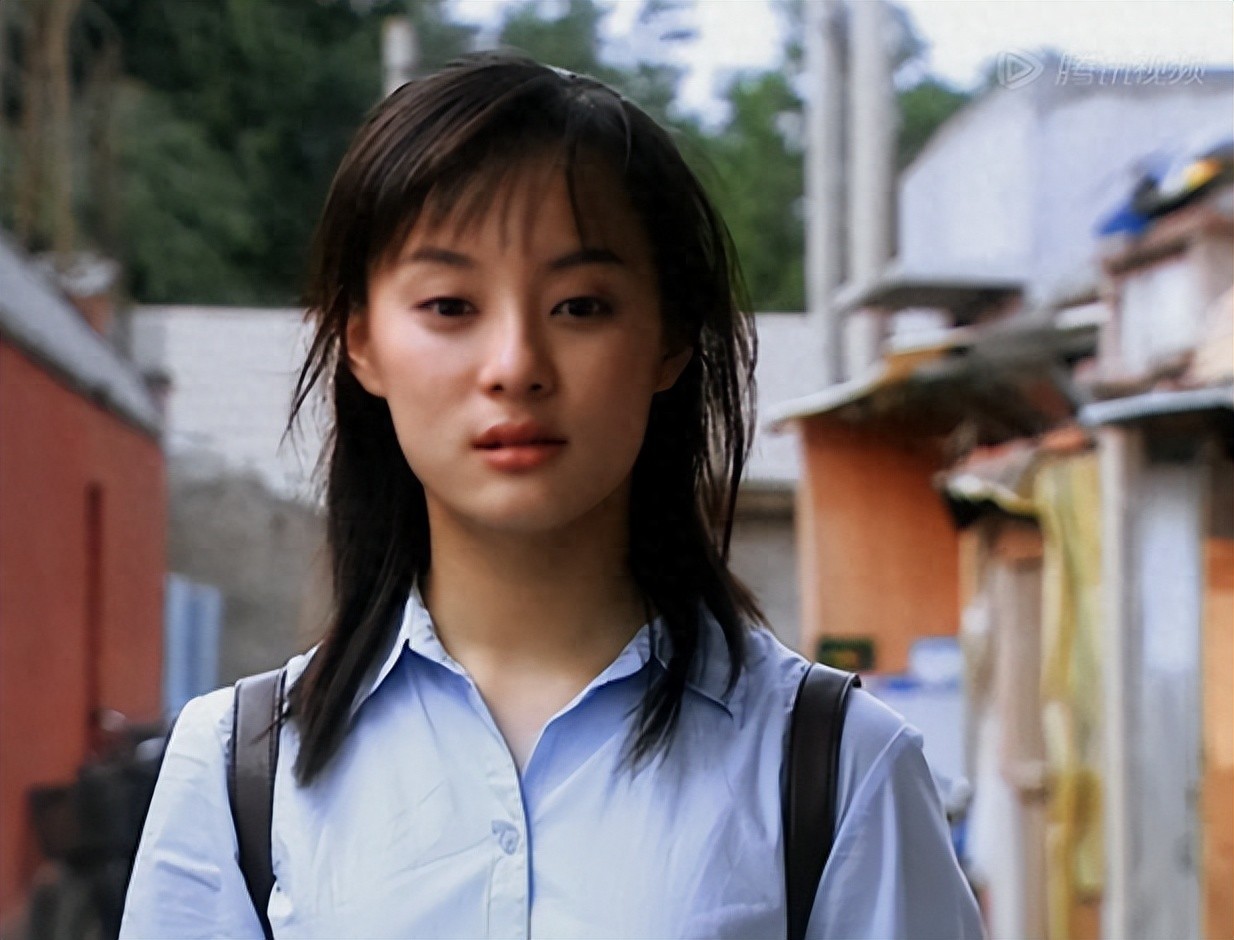 43岁孙俪苏州拍戏一脸凶相！对粉丝翻白眼