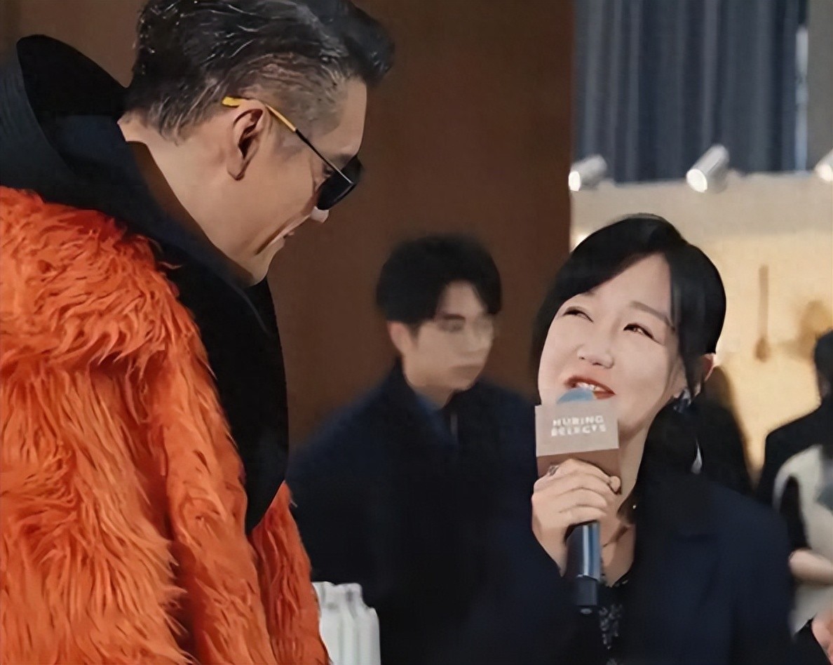 47岁薛佳凝，与胡歌分手后未婚未育，被传