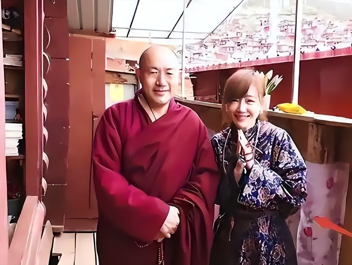 47岁薛佳凝，与胡歌分手后未婚未育，被传皈依佛门，真相原来如此(图11)