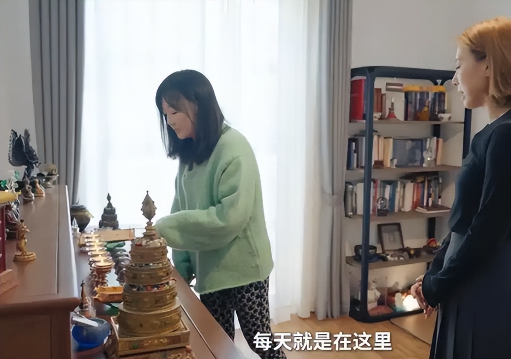 47岁薛佳凝，与胡歌分手后未婚未育，被传皈依佛门，真相原来如此(图13)