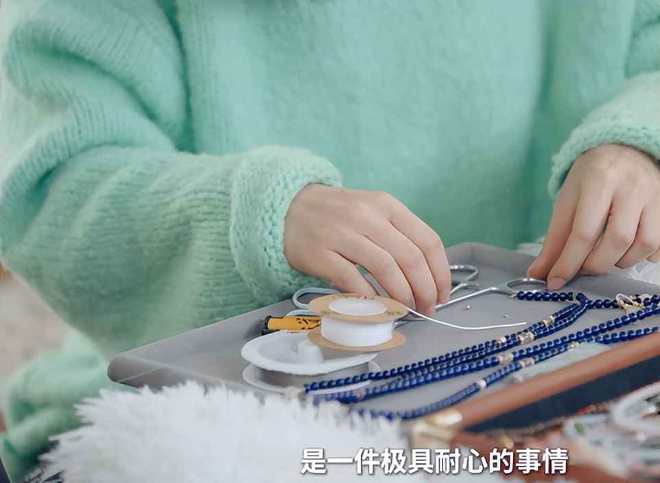 47岁薛佳凝，与胡歌分手后未婚未育，被传皈依佛门，真相原来如此(图14)