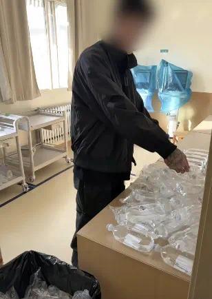 青岛卫健委通报“护士带男朋友进医院配药室”：涉事者被停职(图4)