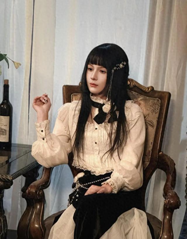 女演员被曝与助理打架，本人发文道歉