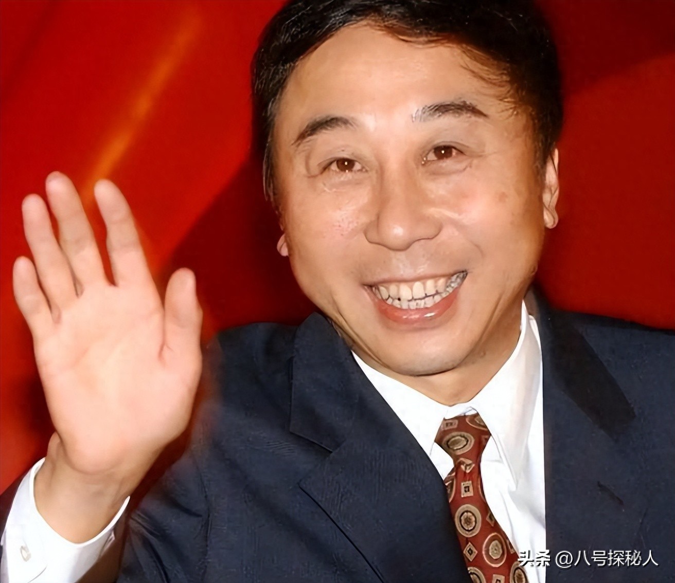 68岁冯巩现状曝光：住100平小房纸箱衣