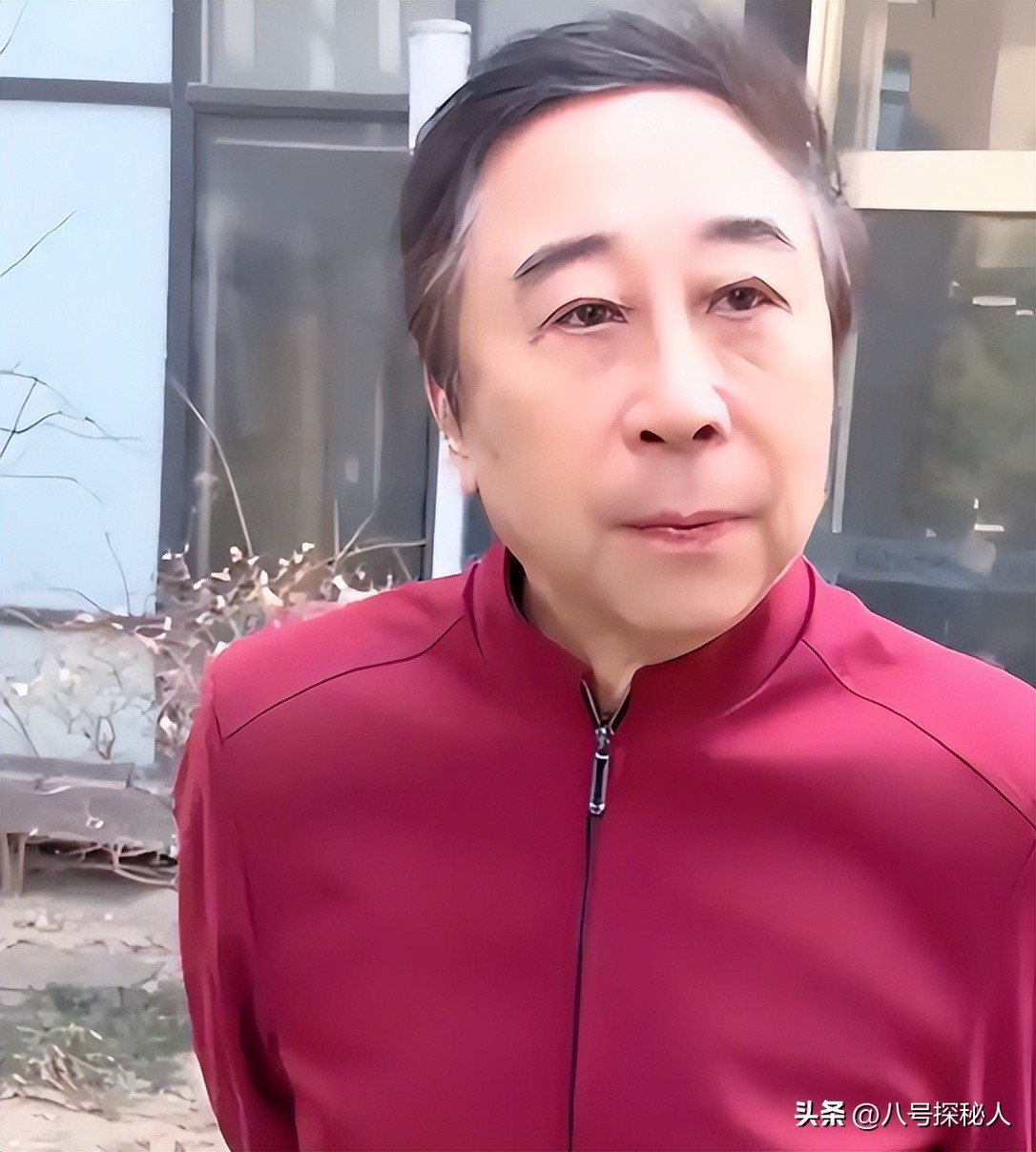 68岁冯巩现状曝光:住100平小房纸箱衣服乱扔,一次性口罩反复用(图21) 68岁冯巩现状曝光:住100平小房纸箱衣服乱扔,一次性口罩反复用(图21)