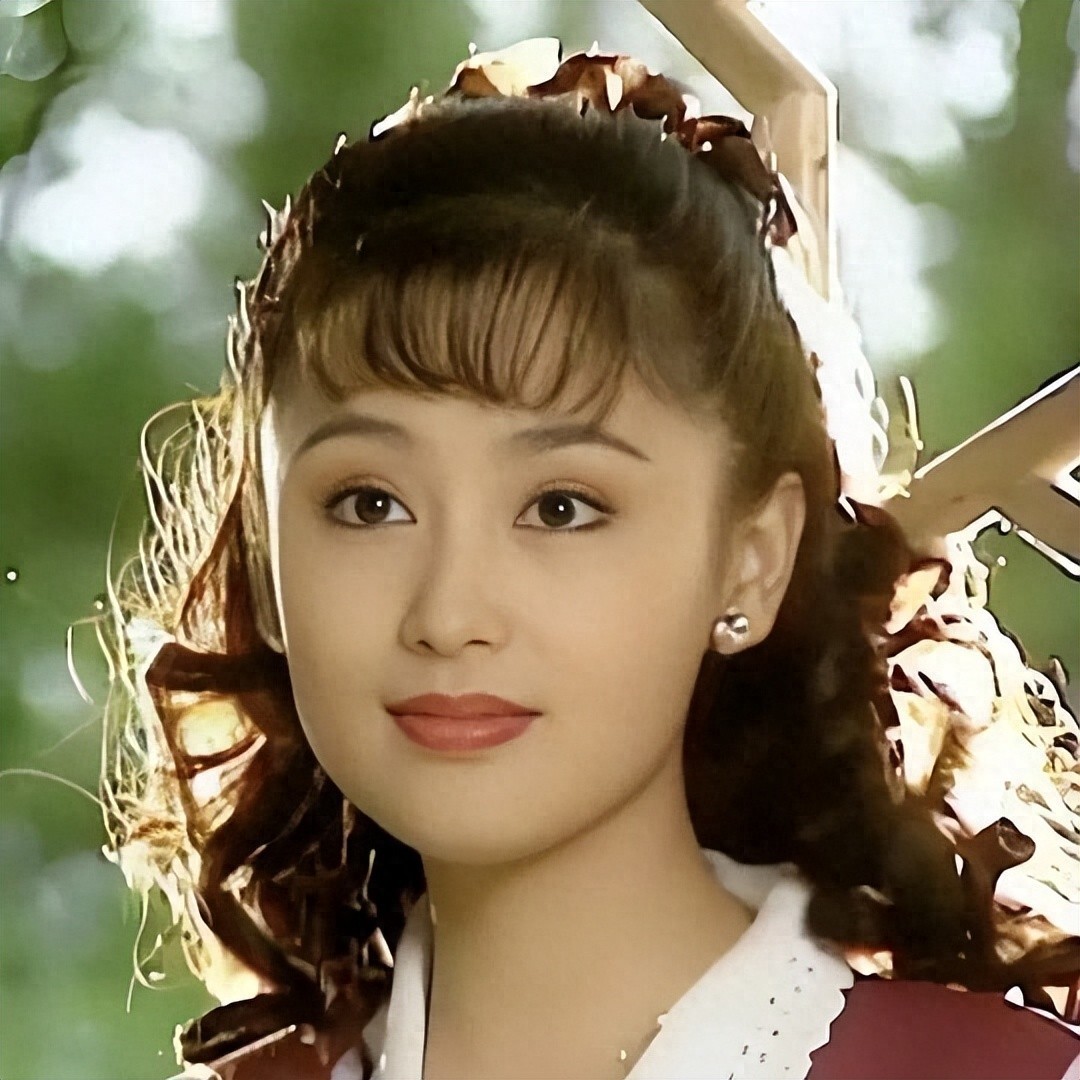 陈红:怒怼琼瑶,逼退倪萍,人到中年却两次被儿子丈夫“连累”!(图1) 陈红:怒怼琼瑶,逼退倪萍,人到中年却两次被儿子丈夫“连累”!(图1)