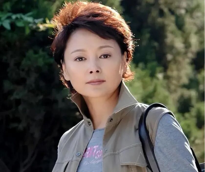 演员张瑜:离婚后单身30年,再见前夫仍感到心动,68岁没有子女(图11) 演员张瑜:离婚后单身30年,再见前夫仍感到心动,68岁没有子女(图11)