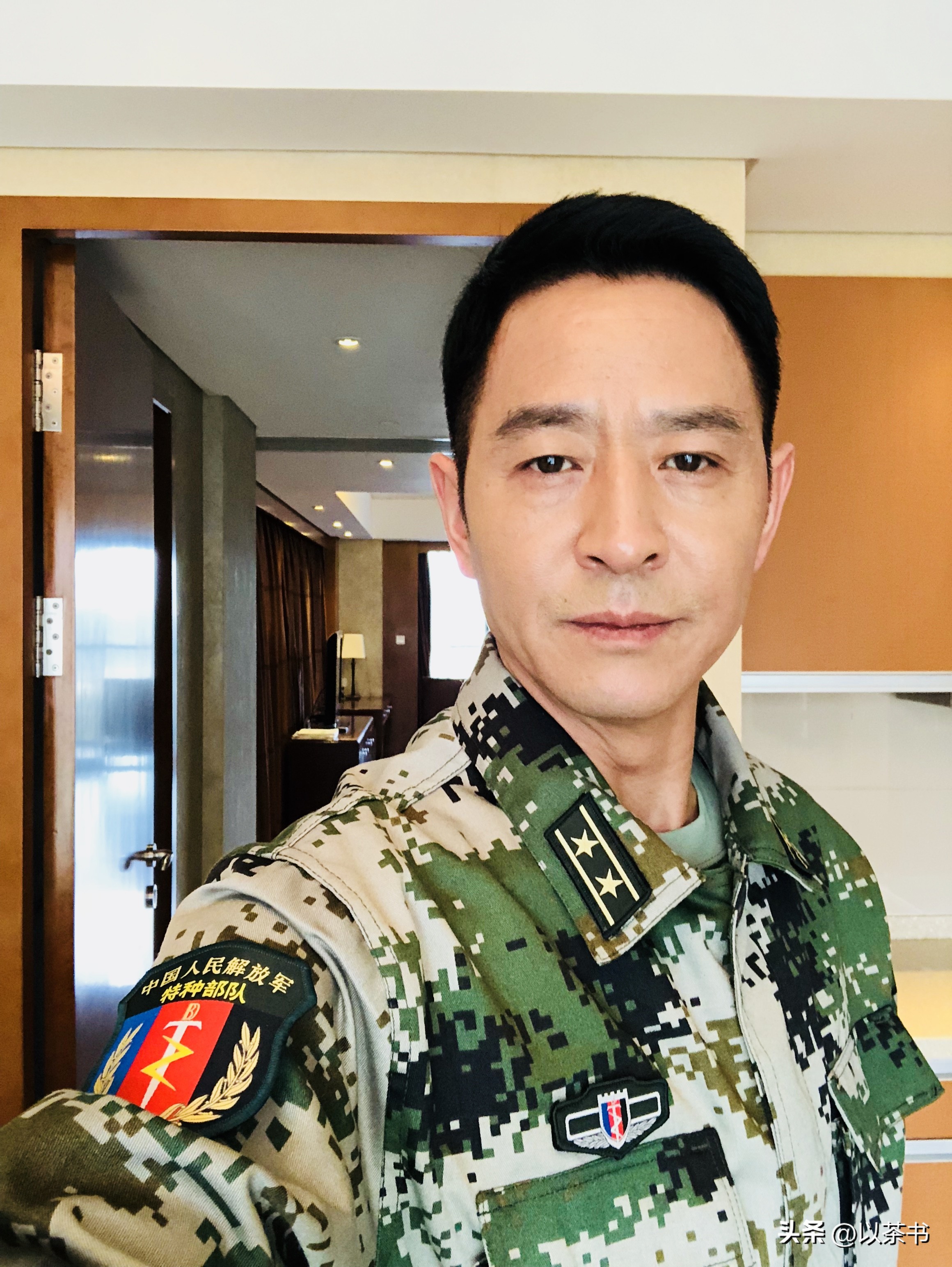 他们是娱乐圈公知的亲兄弟,都是实力派演员,生活状态却截然不同(图15) 他们是娱乐圈公知的亲兄弟,都是实力派演员,生活状态却截然不同(图15)