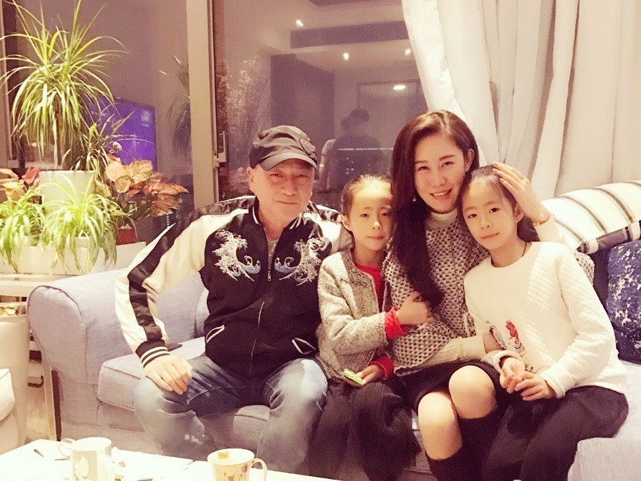 背负“负心汉”之名38年,汤镇业罕见谈翁美玲,挫折让人生更丰富(图9) 背负“负心汉”之名38年,汤镇业罕见谈翁美玲,挫折让人生更丰富(图9)