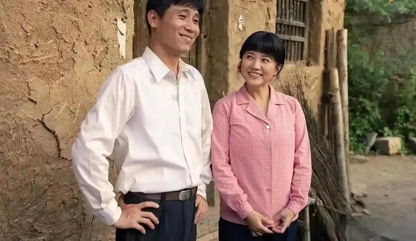 李乃文也没想到,2025年刚刚结束,老搭档颜丙燕因一举动口碑逆转(图14) 李乃文也没想到,2025年刚刚结束,老搭档颜丙燕因一举动口碑逆转(图14)