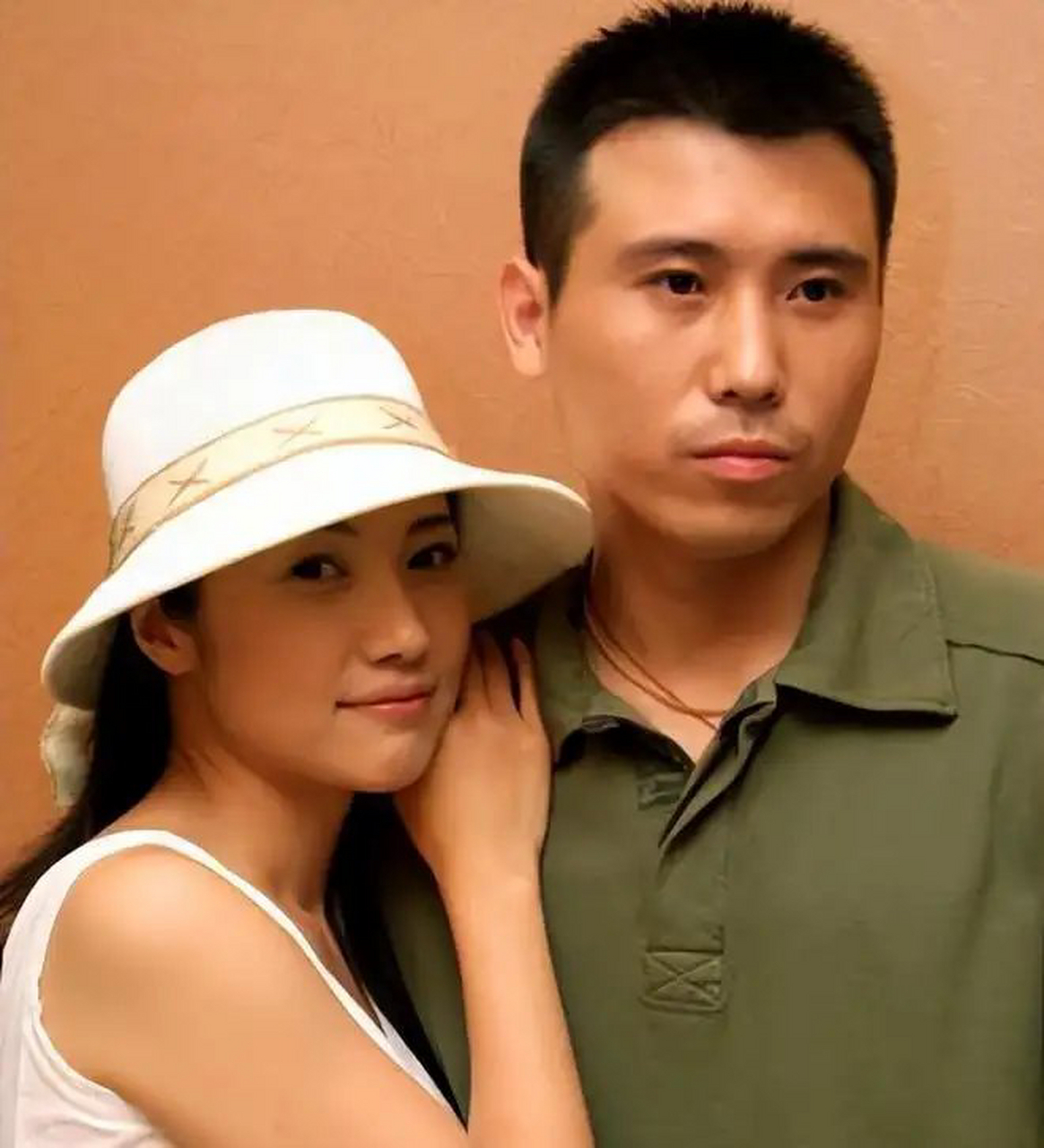 李乃文也没想到,2025年刚刚结束,老搭档颜丙燕因一举动口碑逆转(图15) 李乃文也没想到,2025年刚刚结束,老搭档颜丙燕因一举动口碑逆转(图15)