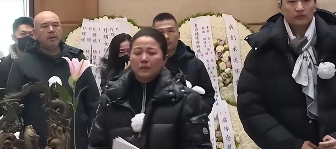 李乃文也没想到,2025年刚刚结束,老搭档颜丙燕因一举动口碑逆转(图22) 李乃文也没想到,2025年刚刚结束,老搭档颜丙燕因一举动口碑逆转(图22)