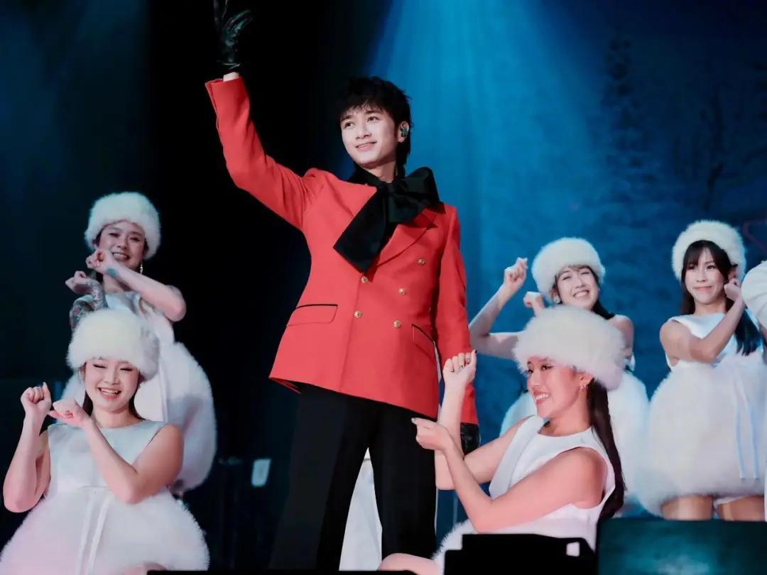 恭喜!53岁香港男星宣布再做爸爸,57岁高龄太太元旦诞下小儿子(图5) 恭喜!53岁香港男星宣布再做爸爸,57岁高龄太太元旦诞下小儿子(图5)