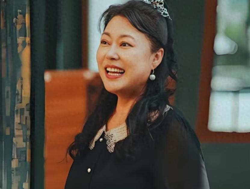 三婚三离，患上癌症，54岁女演员李菁菁晒