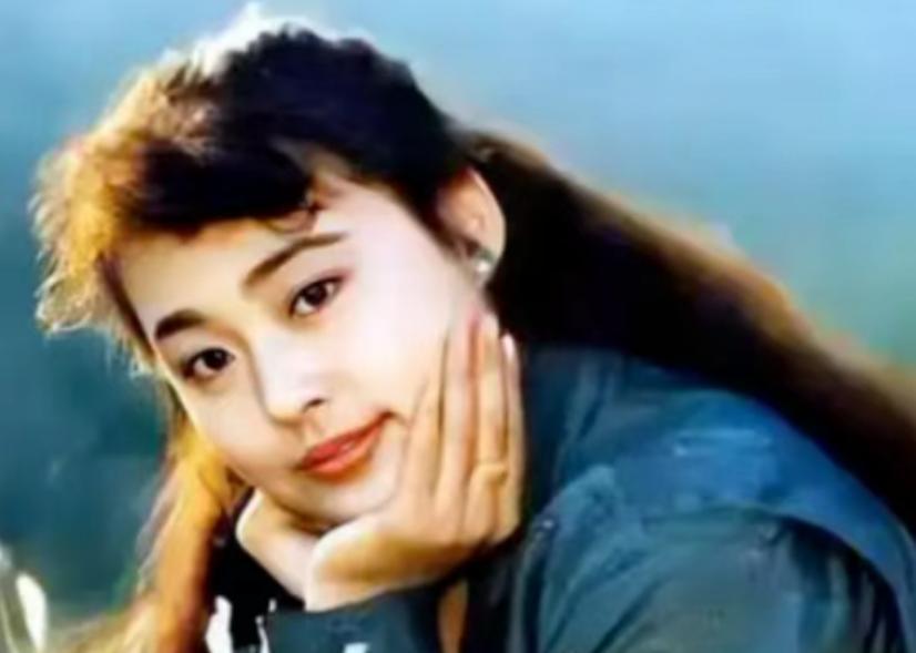 三婚三离,患上癌症,54岁女演员李菁菁晒出近照瘦到认不出!(图4) 三婚三离,患上癌症,54岁女演员李菁菁晒出近照瘦到认不出!(图4)