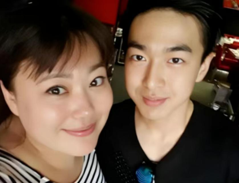 三婚三离,患上癌症,54岁女演员李菁菁晒出近照瘦到认不出!(图15) 三婚三离,患上癌症,54岁女演员李菁菁晒出近照瘦到认不出!(图15)