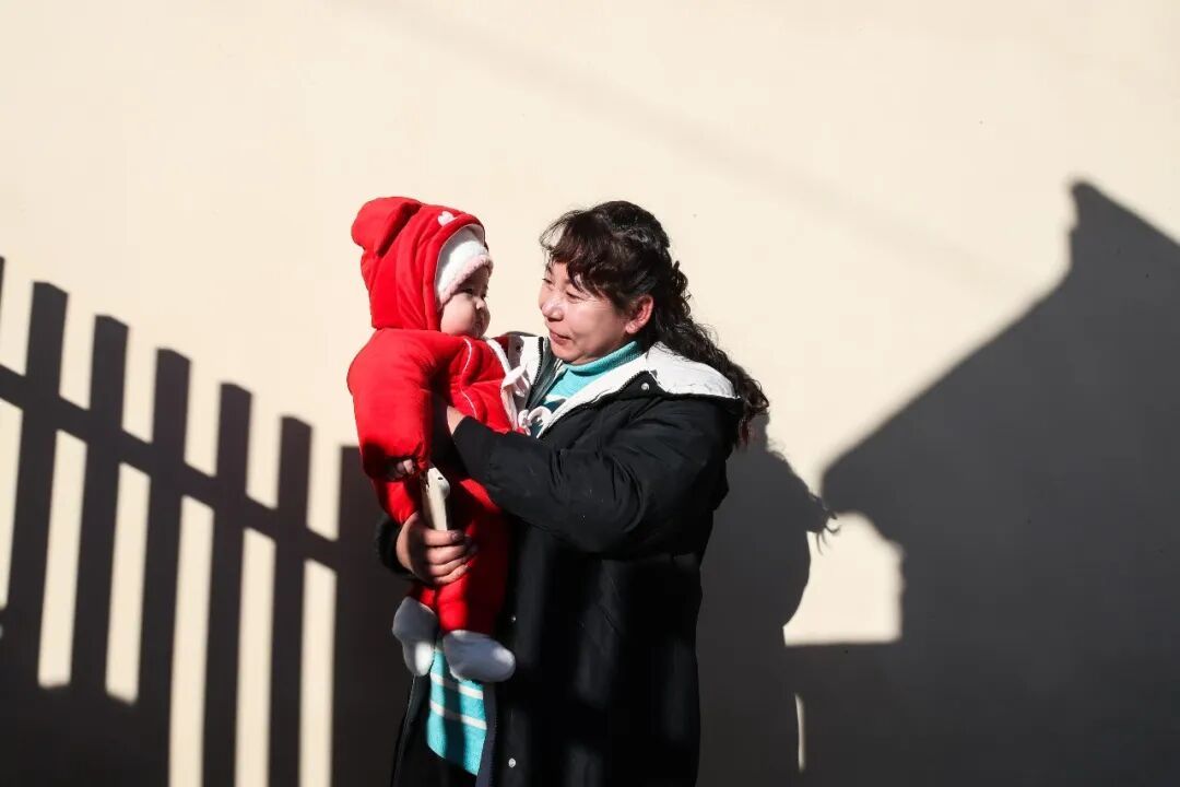 村里发房子了，榆中灾民住进“别墅”(图1)