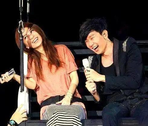 林俊杰再被曝出猛料：网传曾示爱到田馥甄差点翻脸，剧情好抓马(图7)