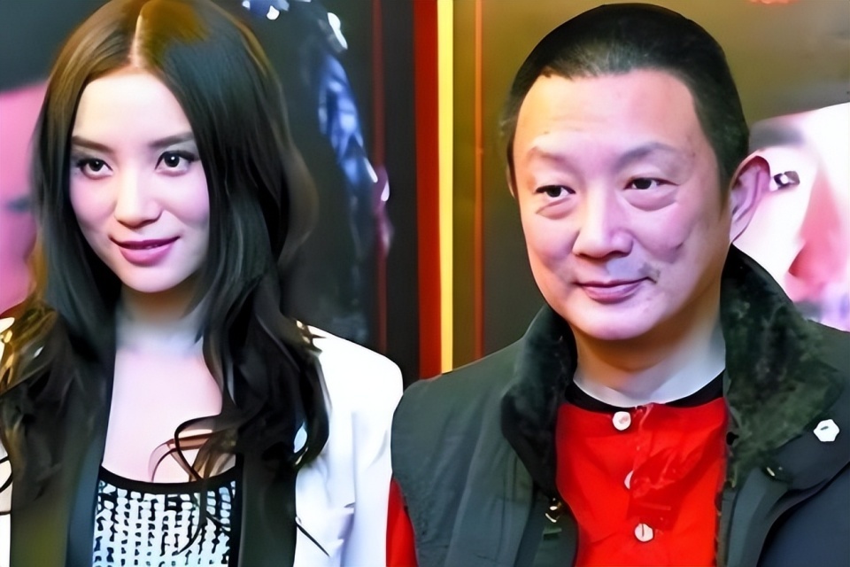 陪睡上位、风流成性？44岁争议缠身的宋佳，如今终于遭到“反噬”(图14)