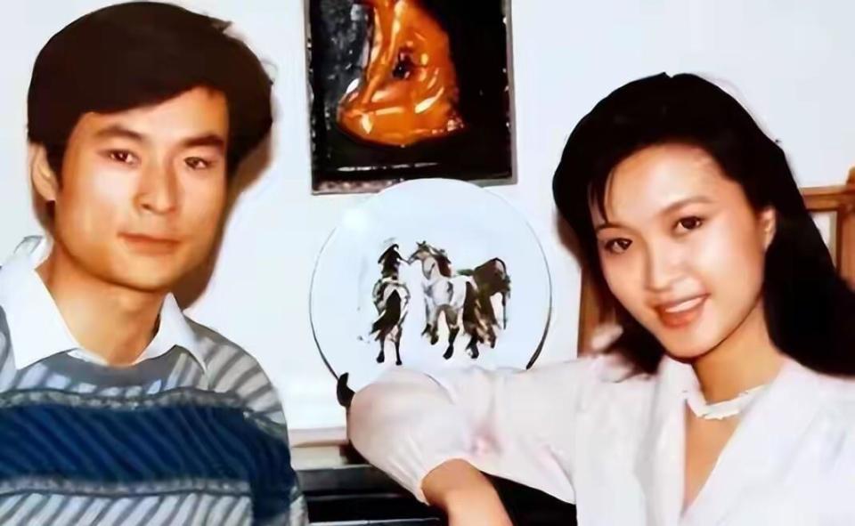 7岁演戏成北电校花，两段婚姻皆遇挫，如今她的幸福在女儿身上延续(图2)