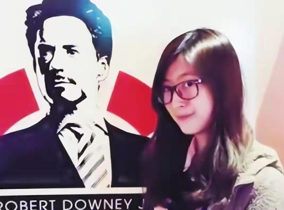 7岁演戏成北电校花，两段婚姻皆遇挫，如今她的幸福在女儿身上延续(图3)