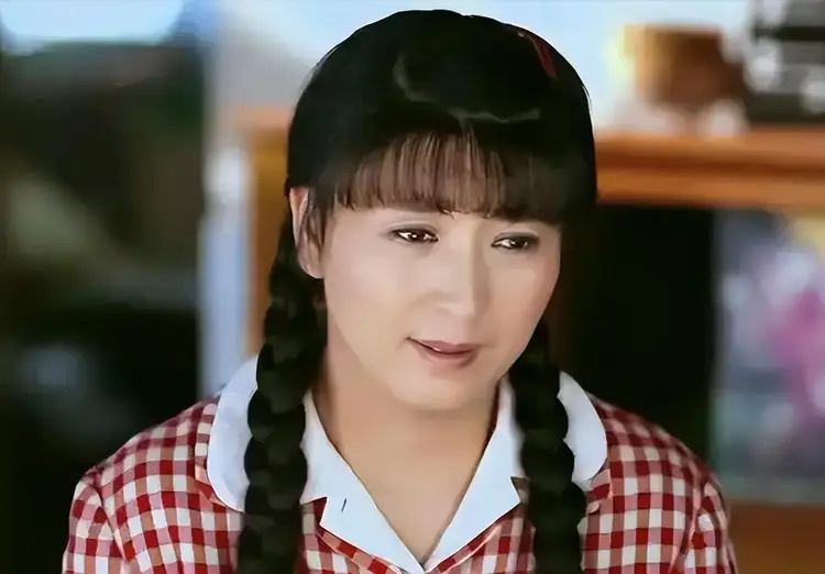 闫学晶哭穷后续：网友自发众筹，有人捐菜，有人捐肉，更有捐钢镚(图3)