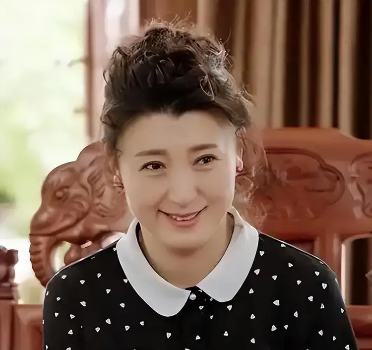 闫学晶哭穷后续：网友自发众筹，有人捐菜，有人捐肉，更有捐钢镚(图16)