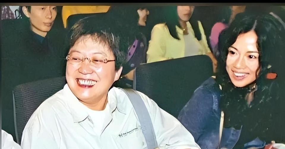 14年前，那个没有生育能力，40岁嫁小丈夫的陈松伶，如今怎样了？(图4)