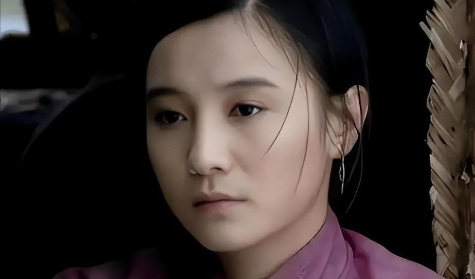 离春节不到俩月，46岁宋佳再次官宣喜讯，已是陈龙高攀不起的存在(图3)