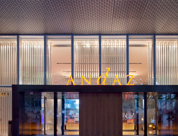 上海五星级酒店被“0元购”，是捡漏还是接