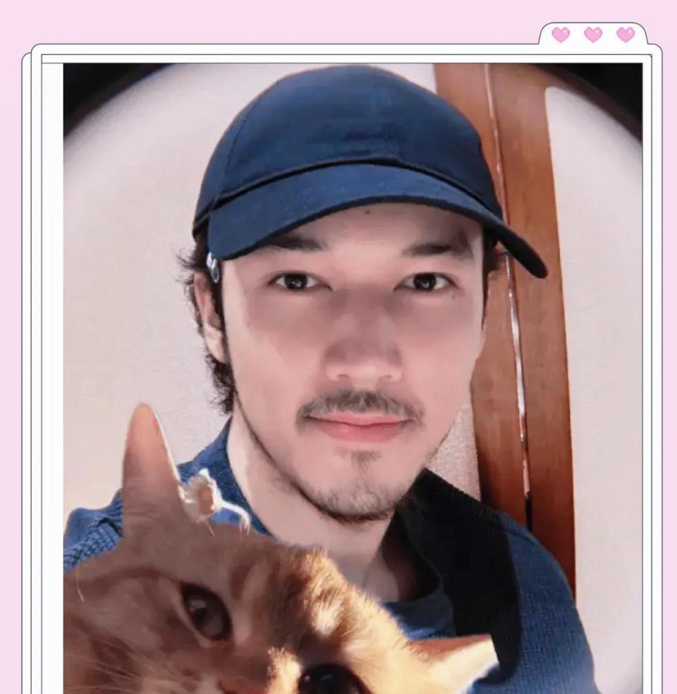 陈冰陈牧驰牵手逛花鸟市场被偶遇，陈冰挺孕肚为陈牧驰挡风好甜蜜(图6)