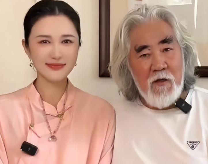 张纪中74岁再当爹，杜星霖自曝闭关4天，没想到1岁女儿的生日评论区炸了(图4)