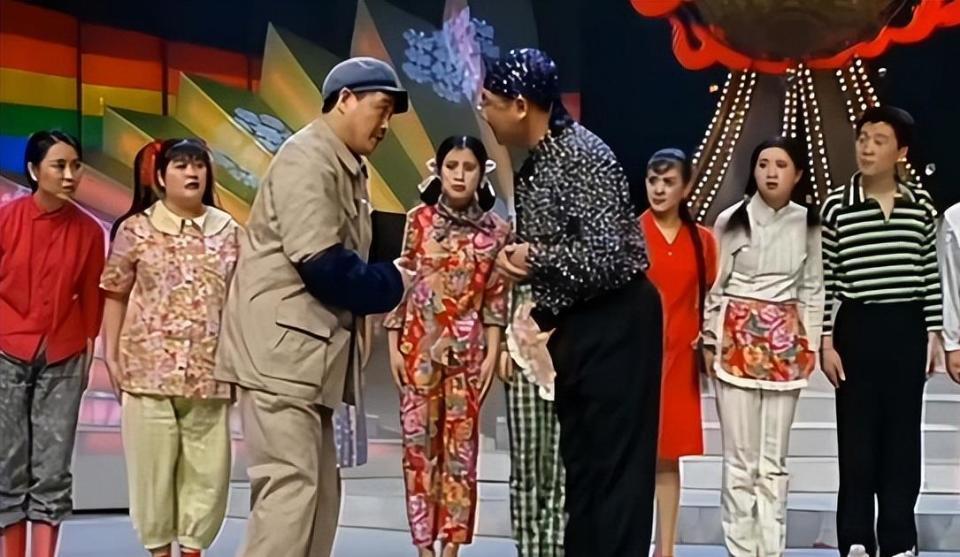 离过年不到俩月，赵本山因何庆魁一句话口碑暴涨，终于扬眉吐气(图11)