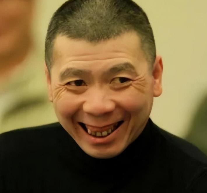 钱赚够了不装了？离婚传闻真相大白后，冯小