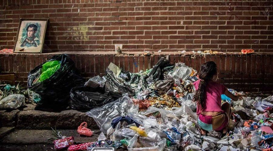 捧着油碗的饥民:为什么3000亿桶石油富不了委内瑞拉(图15) 捧着油碗的饥民:为什么3000亿桶石油富不了委内瑞拉(图15)