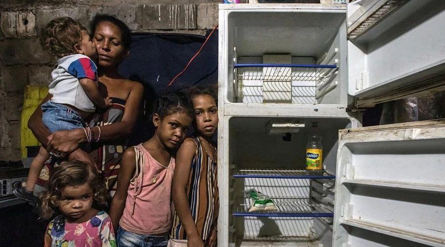 捧着油碗的饥民:为什么3000亿桶石油富不了委内瑞拉(图16) 捧着油碗的饥民:为什么3000亿桶石油富不了委内瑞拉(图16)