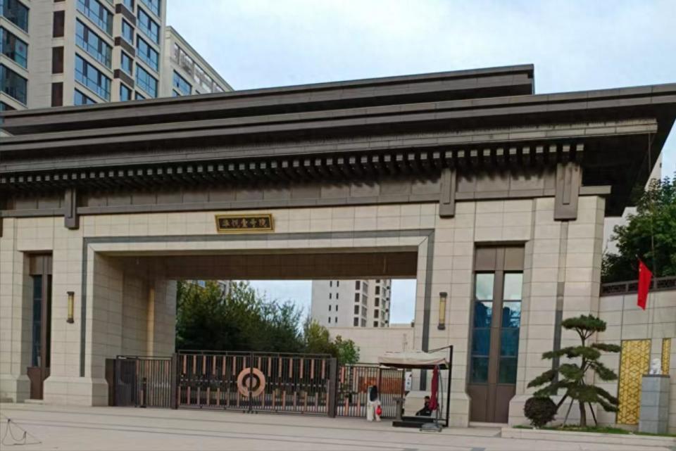 开发商送的阳台，该不该收采暖费？法院判供