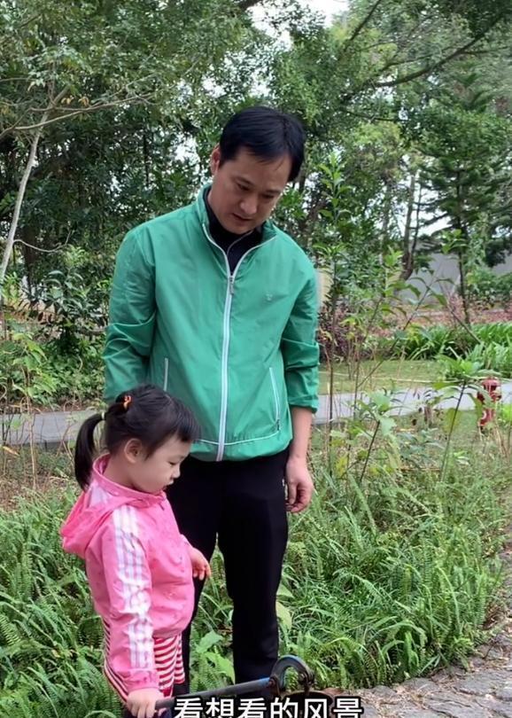 太无知！关凌硬挤儿子脸上痘，导致严重感染，做手术缝4针恐留疤(图19)