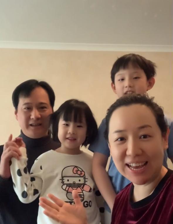 太无知！关凌硬挤儿子脸上痘，导致严重感染，做手术缝4针恐留疤(图22)