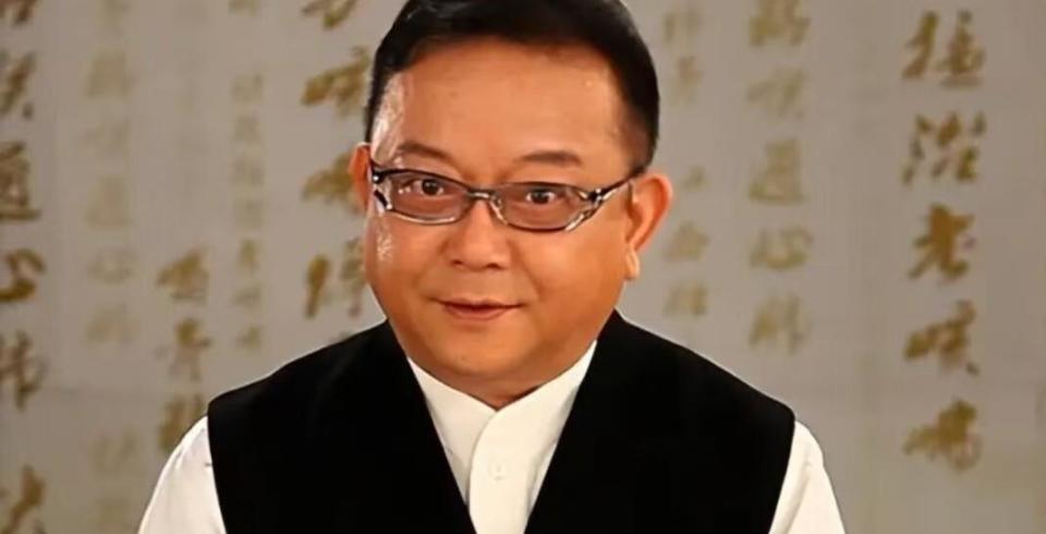 77 岁王刚的晚年：本以为有儿子能安度余生，如今却为养子操劳不停(图2)