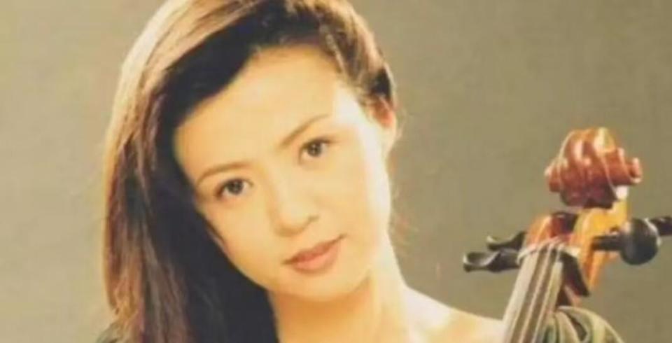 77 岁王刚的晚年：本以为有儿子能安度余生，如今却为养子操劳不停(图8)