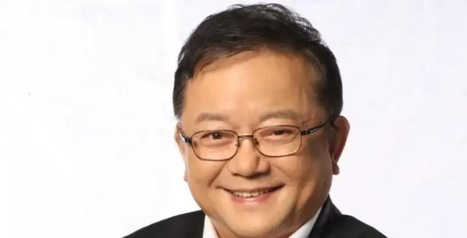 77 岁王刚的晚年：本以为有儿子能安度余生，如今却为养子操劳不停(图12)