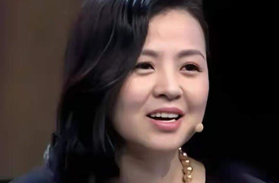 77 岁王刚的晚年：本以为有儿子能安度余生，如今却为养子操劳不停(图10)