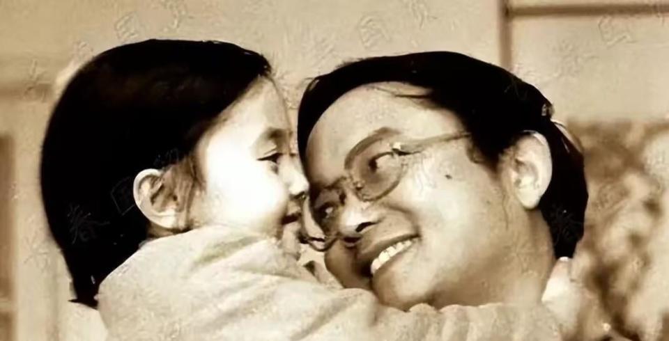 77 岁王刚的晚年：本以为有儿子能安度余生，如今却为养子操劳不停(图22)