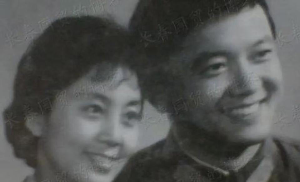 77 岁王刚的晚年：本以为有儿子能安度余生，如今却为养子操劳不停(图19)