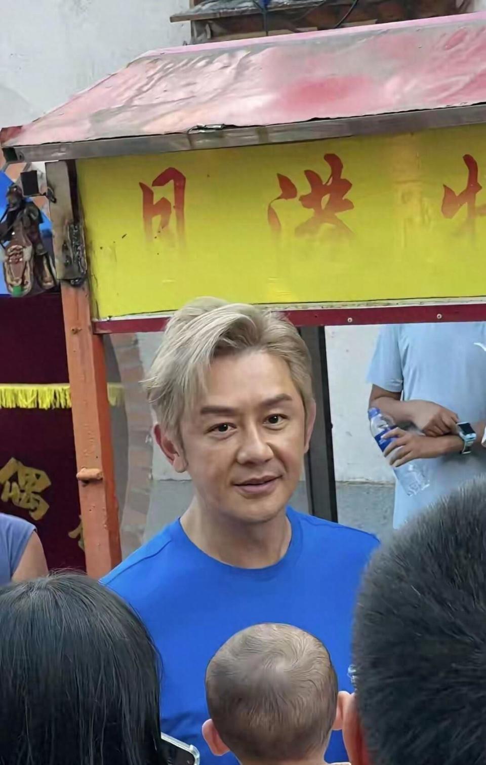 老天呐，差点没认出来， 居然老成这样了！