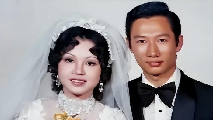 76岁郭台铭老态尽显!52岁妻子依旧貌美,和2个漂亮女儿像姐妹花(图7) 76岁郭台铭老态尽显!52岁妻子依旧貌美,和2个漂亮女儿像姐妹花(图7)